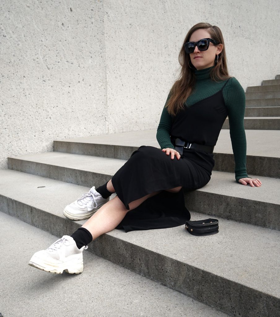 Andrea Steiner vom Mode Blog Strawberries 'n' Champagne aus der Schweiz zeigt dir wie du dein altes Kleid neu kombinierst.