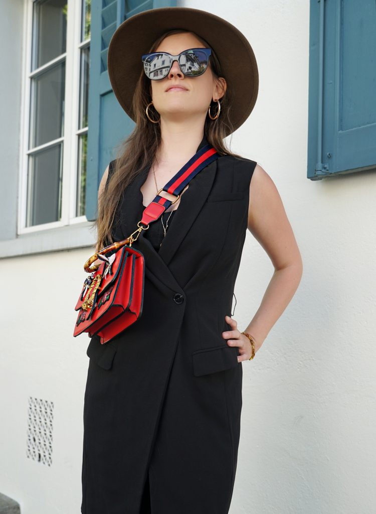 Andrea Steiner von Strawberries 'n' Champagne based in Switzerland is wearing a waistcoat for summer. One of the big trends in 2020.